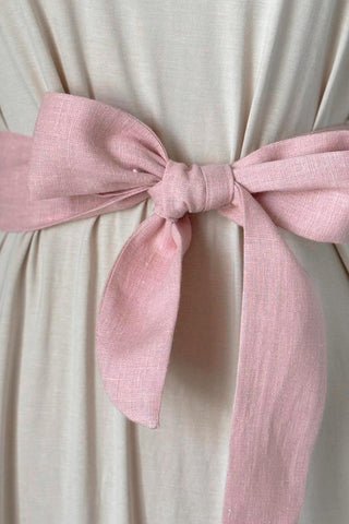 Curved linen belt, blush pink