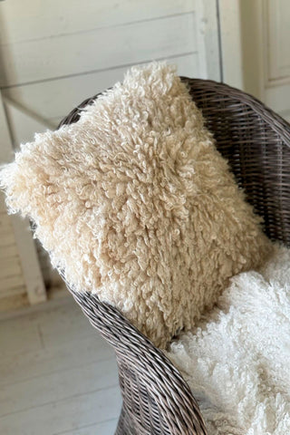 Wooly cushion, beige