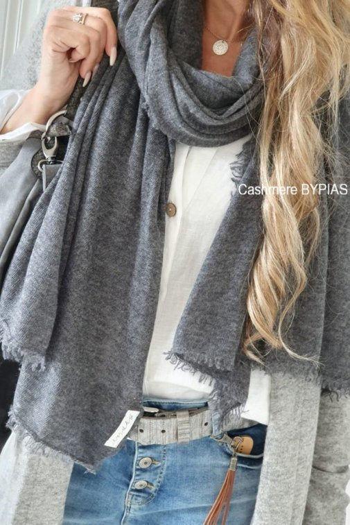 Cashmere love scarf, phantom
