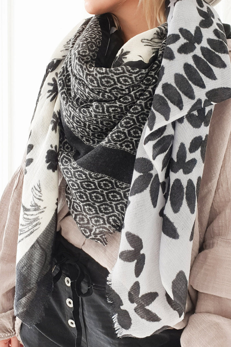 Ines wool scarf, black