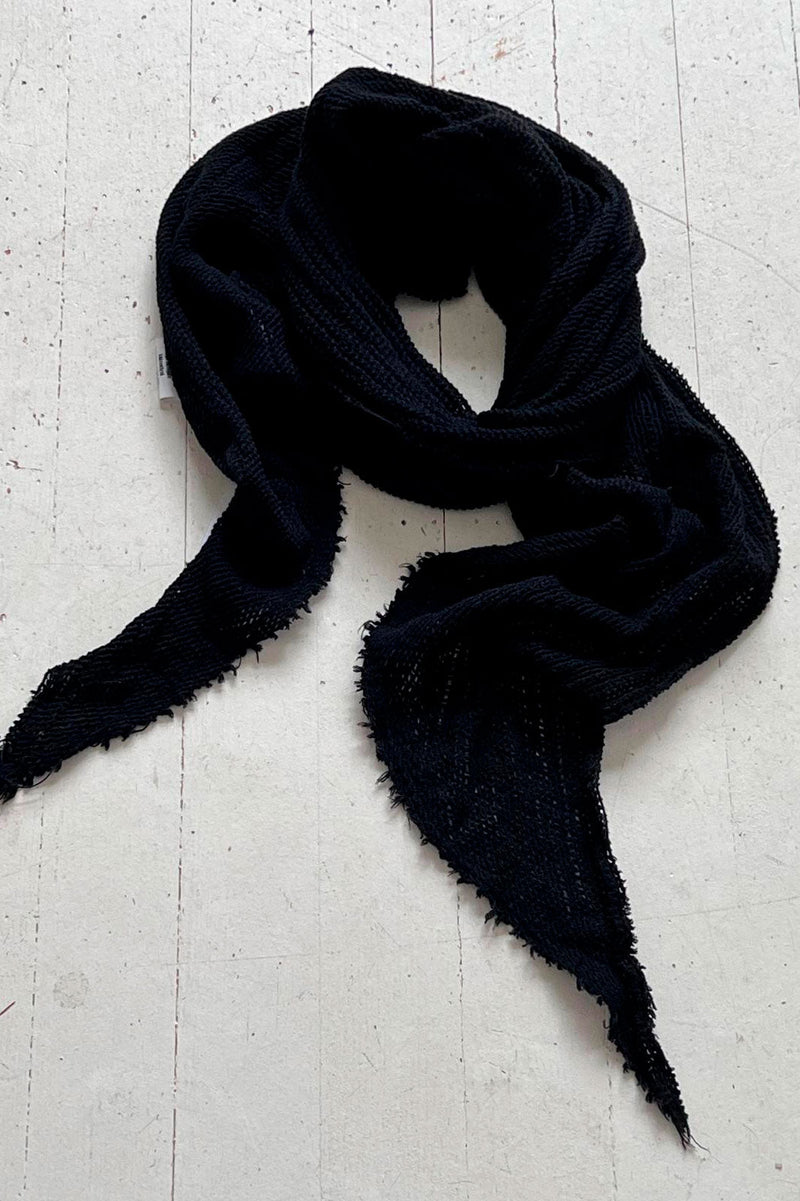 Crochet mesh scarf, black