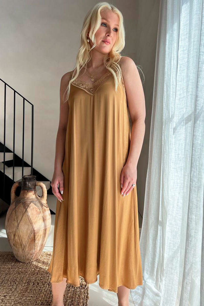 Sweet dreams dress, camel